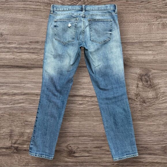 GAP Women’s Light Blue Distressed Girlfriend Jeans Size 27 - Picture 2 of 10